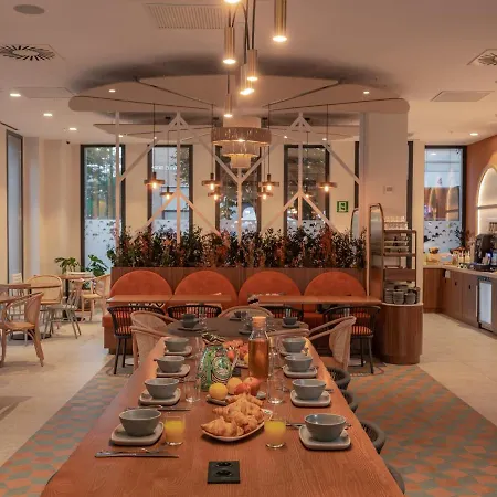 Hotel Ibis Styles Santa Justa 3*