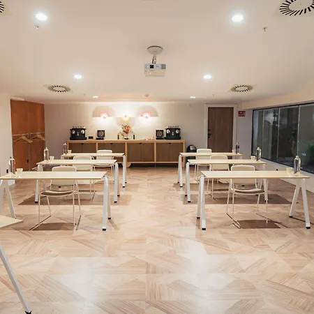 Ibis Styles Santa Justa Hotel 3*